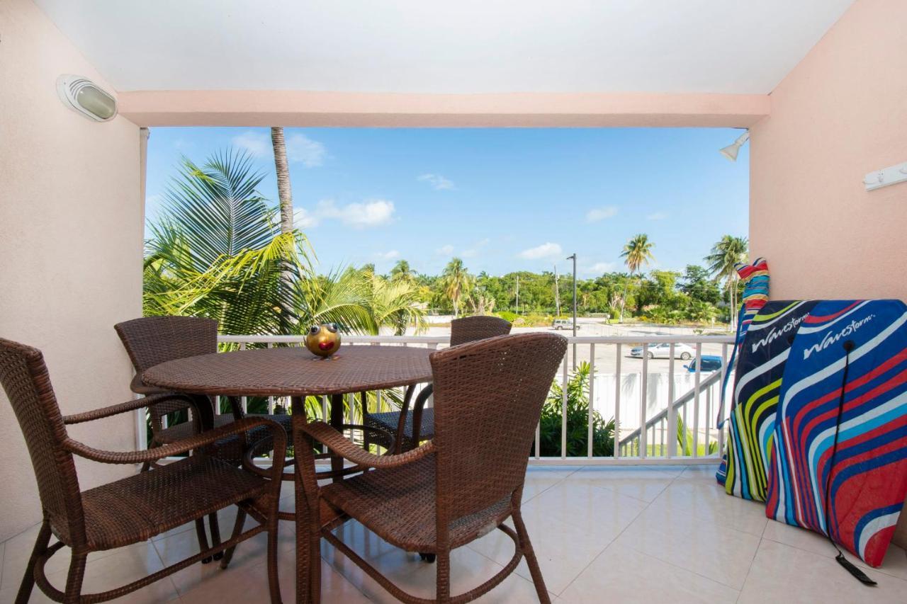 Beach Living At Island Pine Villas Blaw George Town Extérieur photo