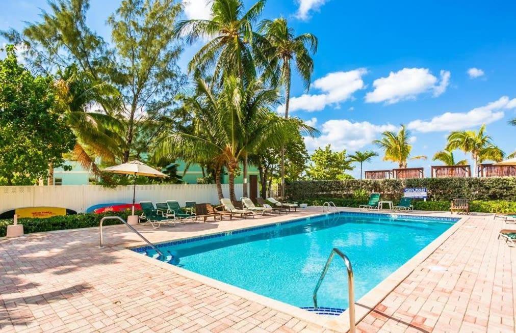 Beach Living At Island Pine Villas Blaw George Town Extérieur photo