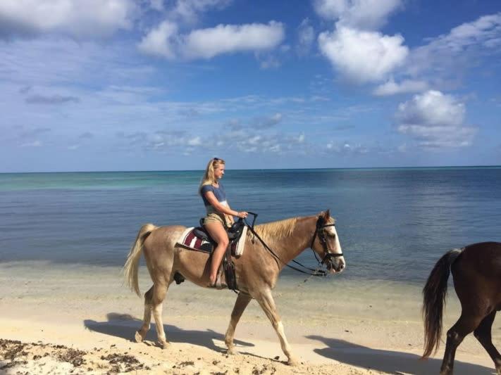 Beach Living At Island Pine Villas Blaw George Town Extérieur photo